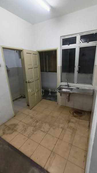 Flat for Rent at Taman Ehsan Jaya - Winson Luah - Kitchen - PropertyGuru.com.my