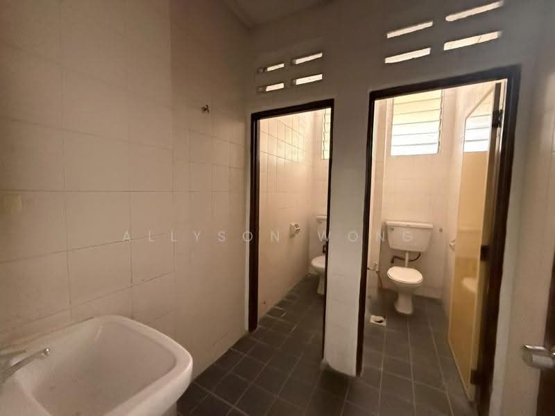 Shop / Office for Rent in Desa Petaling (Kuala Lumpur) - Allyson Wong - Bathroom - PropertyGuru.com.my