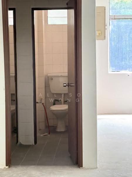 Shop / Office for Rent in Desa Petaling (Kuala Lumpur) - Allyson Wong - Bathroom - PropertyGuru.com.my