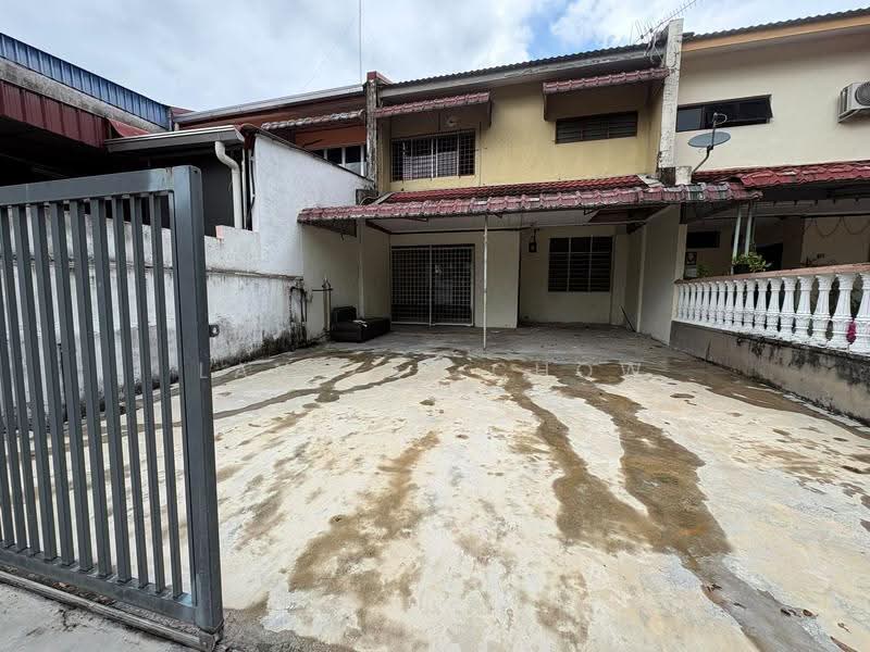2-storey Terraced House for Sale in Kluang (Johor) - Lan Tai Chow - Exterior - PropertyGuru.com.my