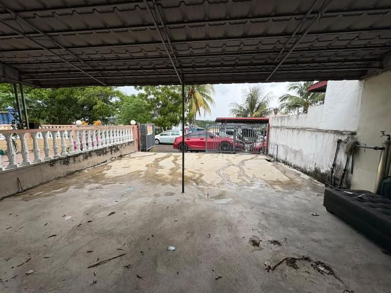 2-storey Terraced House for Sale in Kluang (Johor) - Lan Tai Chow - Exterior - PropertyGuru.com.my