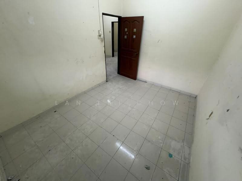 2-storey Terraced House for Sale in Kluang (Johor) - Lan Tai Chow - PropertyGuru.com.my