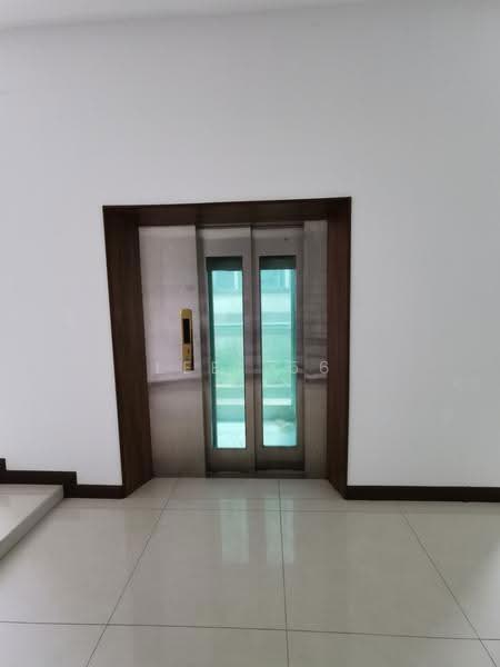 Semi-Detached House for Sale in Ampang Jaya (Ampang) - Lee 156 - Entrance - PropertyGuru.com.my