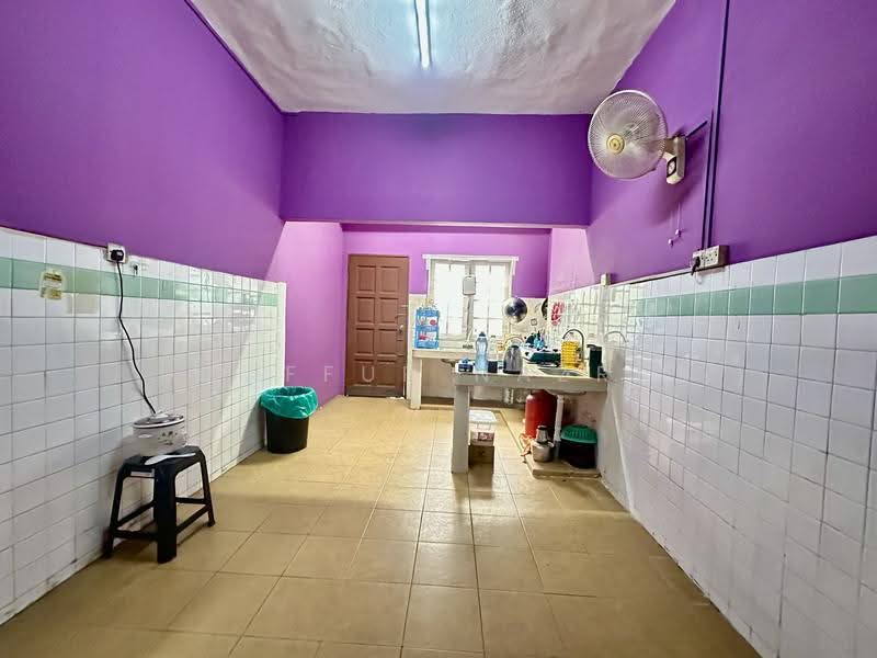 Rumah Teres 2-Tingkat untuk Dijual di Seksyen 11 (Shah Alam) - Zaffur Nazri - Kitchen - PropertyGuru.com.my