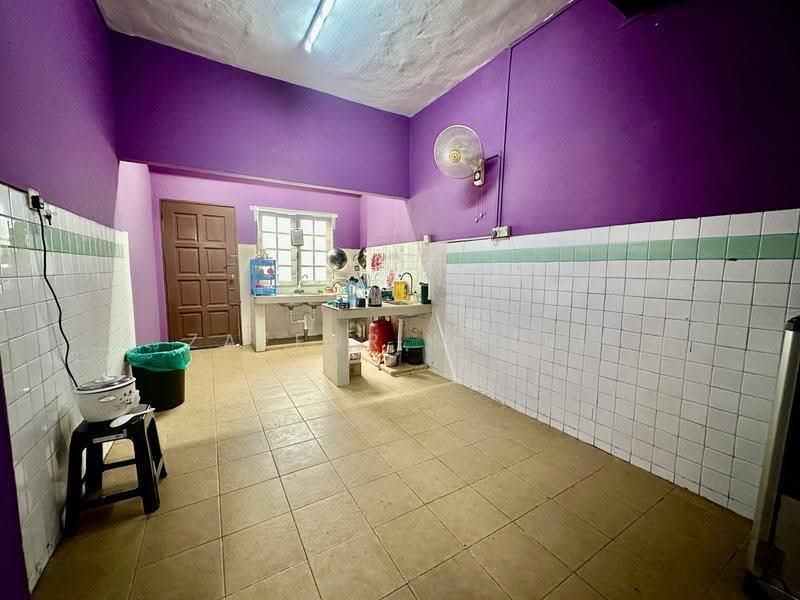Rumah Teres 2-Tingkat untuk Dijual di Seksyen 11 (Shah Alam) - Zaffur Nazri - Kitchen - PropertyGuru.com.my