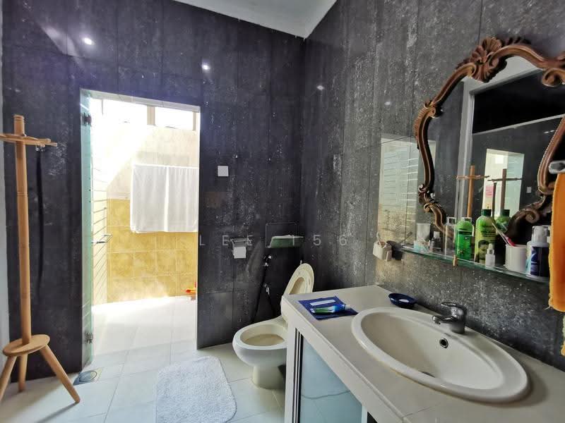 Semi-Detached House for Rent in Ampang Jaya (Ampang) - Lee 156 - Bathroom - PropertyGuru.com.my