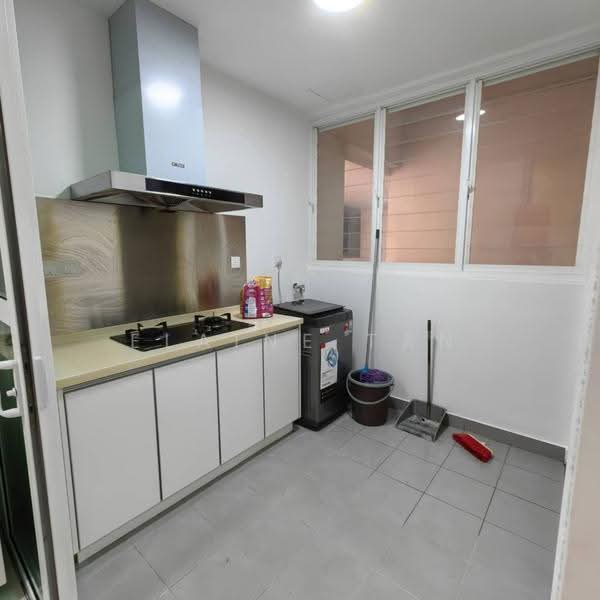 Service Residence for Rent at Impiria Residensi Bukit Tinggi Klang - Elaine Tan - Kitchen - PropertyGuru.com.my