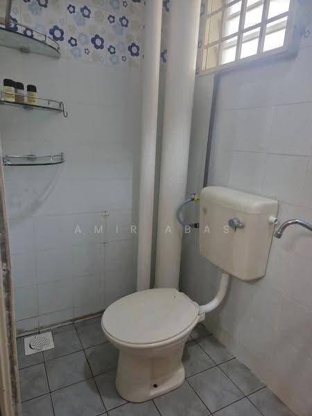 Pangsapuri untuk Disewa di Lakeview Apartments - Amir Abas - Bathroom - PropertyGuru.com.my