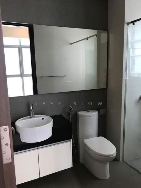 Condominium for Sale at Hampshire Residences - Jeff Siow - Bathroom - PropertyGuru.com.my