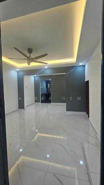 Rumah Teres 2-Tingkat untuk Dijual di Taman Air Biru (Pasir Gudang) - Amber Hew - Living Room - PropertyGuru.com.my