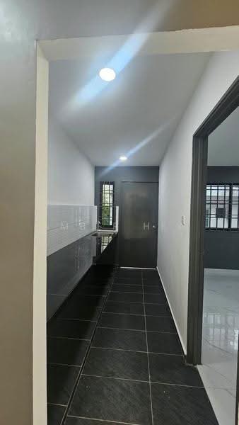 Rumah Teres 2-Tingkat untuk Dijual di Taman Air Biru (Pasir Gudang) - Amber Hew - Kitchen - PropertyGuru.com.my