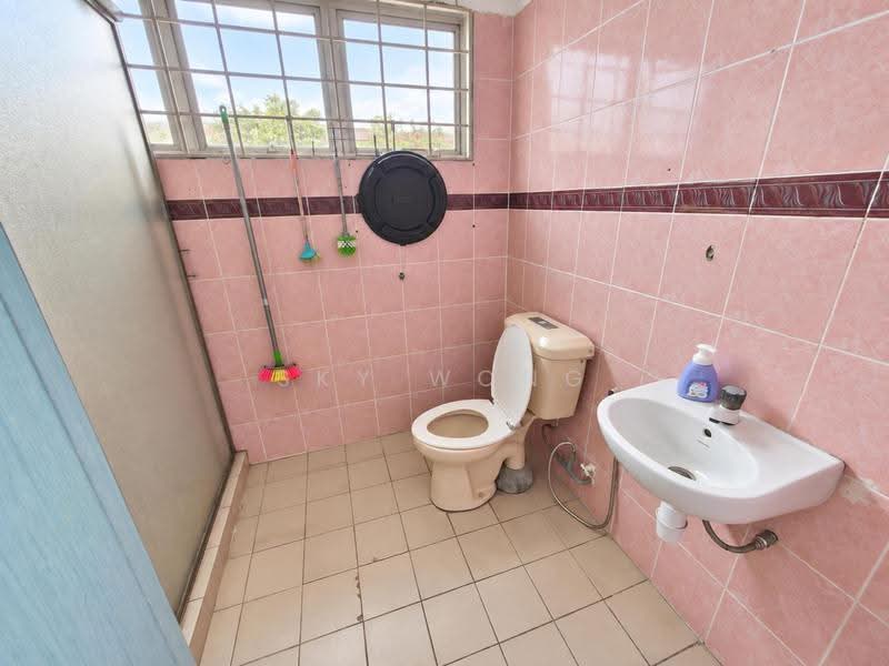 2-storey Terraced House for Sale in BANDAR PUCHONG JAYA (Puchong) - Sky Wong - Bathroom - PropertyGuru.com.my