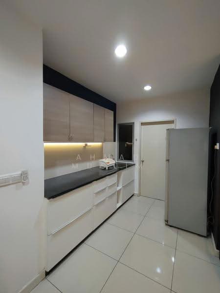 Service Residence for Rent at Savanna Executive Suite @ Southville City - Ahmad Muslim - Kitchen - PropertyGuru.com.my