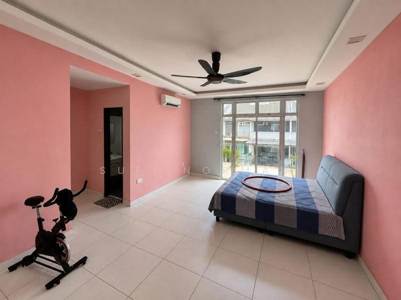 2-storey Terraced House for Sale in Taman Kempas Indah (Tebrau) - Sufi Norman - Bedroom - PropertyGuru.com.my