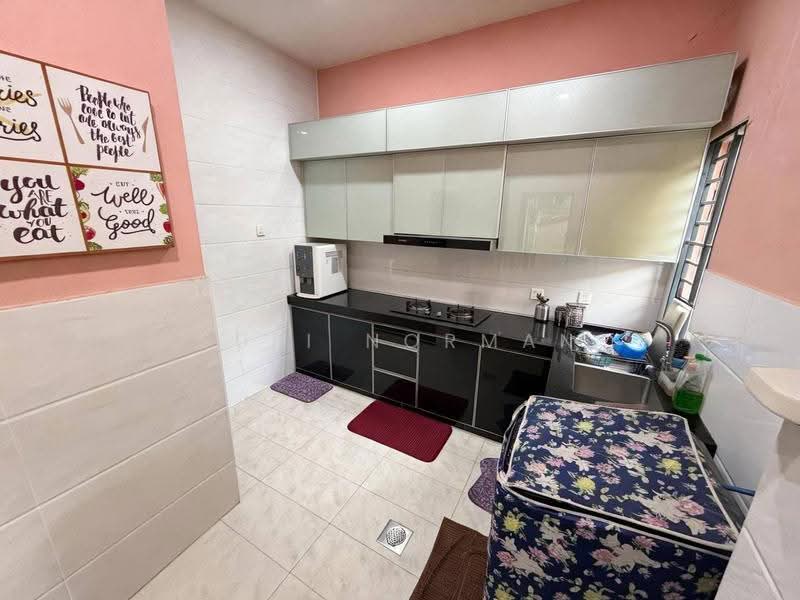 2-storey Terraced House for Sale in Taman Kempas Indah (Tebrau) - Sufi Norman - Kitchen - PropertyGuru.com.my