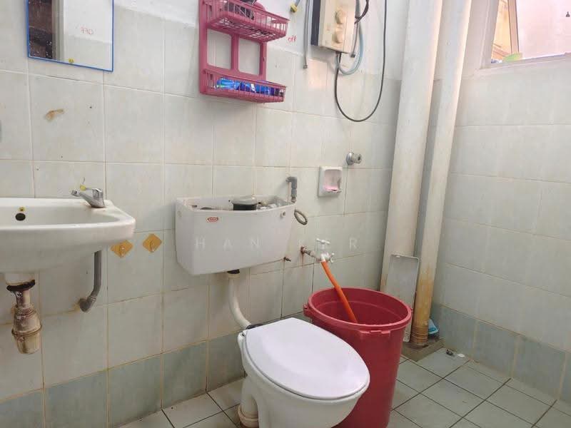 Apartment for Sale at Starville - Han Ker - Bathroom - PropertyGuru.com.my