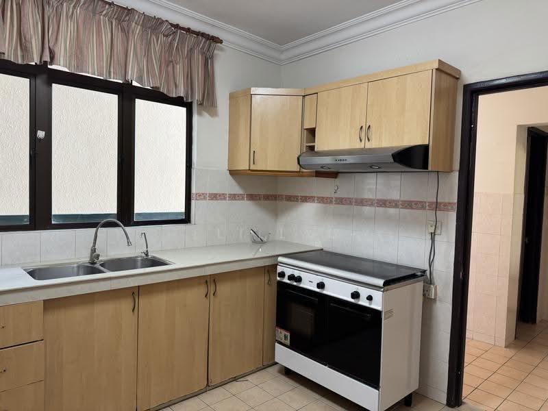 Condominium for Rent at 1 Bukit Utama - Eli Lau - Kitchen - PropertyGuru.com.my