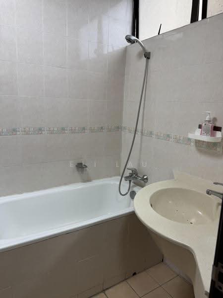 Condominium for Rent at 1 Bukit Utama - Eli Lau - Bathroom - PropertyGuru.com.my