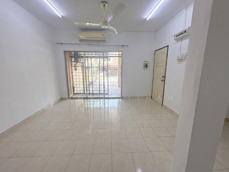 2-storey Terraced House for Sale in Subang (Selangor) - Syamsul Ilham - Living Room - PropertyGuru.com.my