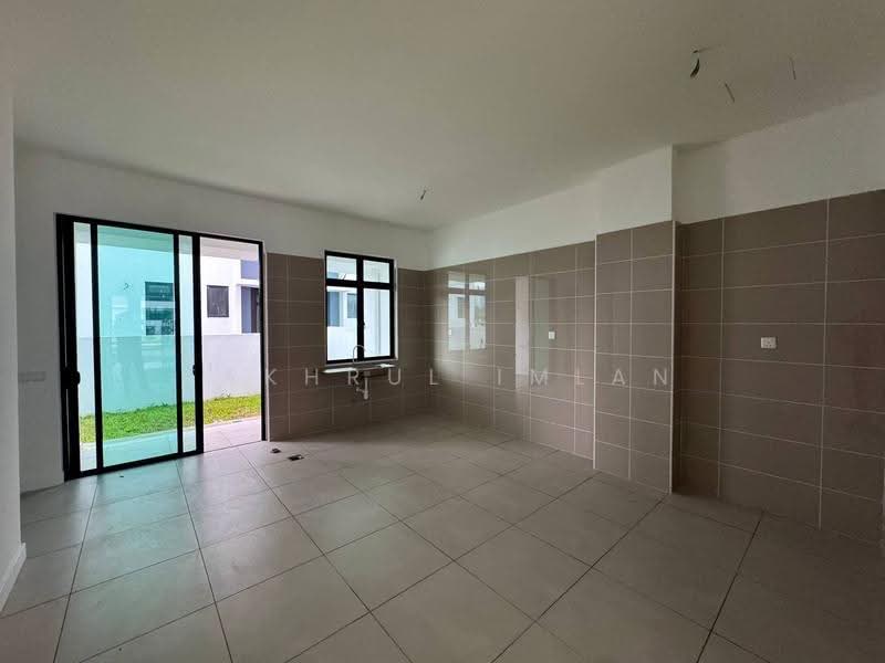 Semi-Detached House for Sale in Bandar Dato Onn (Tebrau) - Fakhrul Imlan - Kitchen - PropertyGuru.com.my