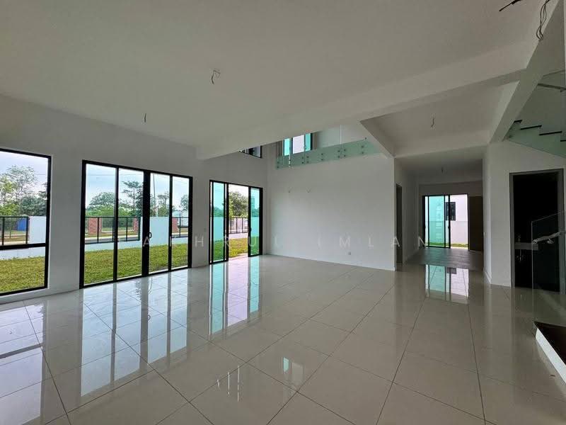 Semi-Detached House for Sale in Bandar Dato Onn (Tebrau) - Fakhrul Imlan - Living Room - PropertyGuru.com.my