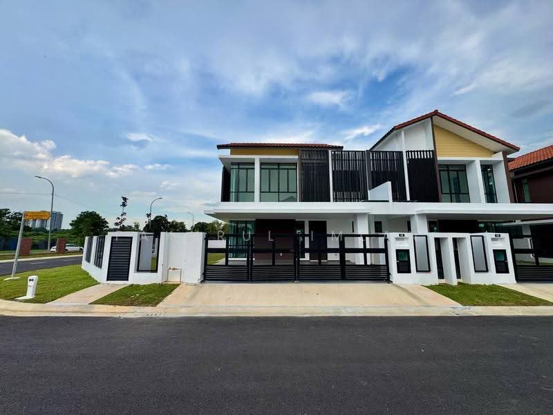Semi-Detached House for Sale in Bandar Dato Onn (Tebrau) - Fakhrul Imlan - Exterior - PropertyGuru.com.my