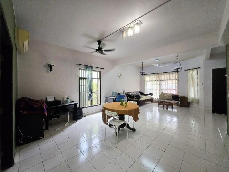 2-storey Terraced House for Sale in Seri Utama Damansara (Kota Damansara) - Zul Syafiq - Living Room - PropertyGuru.com.my