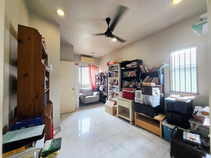 2-storey Terraced House for Sale in Seri Utama Damansara (Kota Damansara) - Zul Syafiq - Study - PropertyGuru.com.my