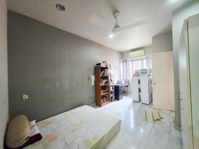 2-storey Terraced House for Sale in Seri Utama Damansara (Kota Damansara) - Zul Syafiq - Bedroom - PropertyGuru.com.my