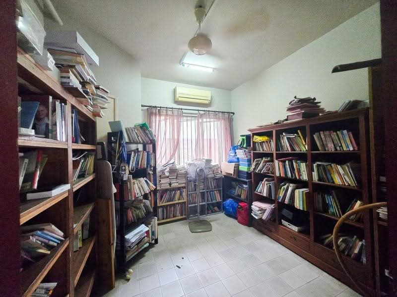 2-storey Terraced House for Sale in Seri Utama Damansara (Kota Damansara) - Zul Syafiq - Study - PropertyGuru.com.my