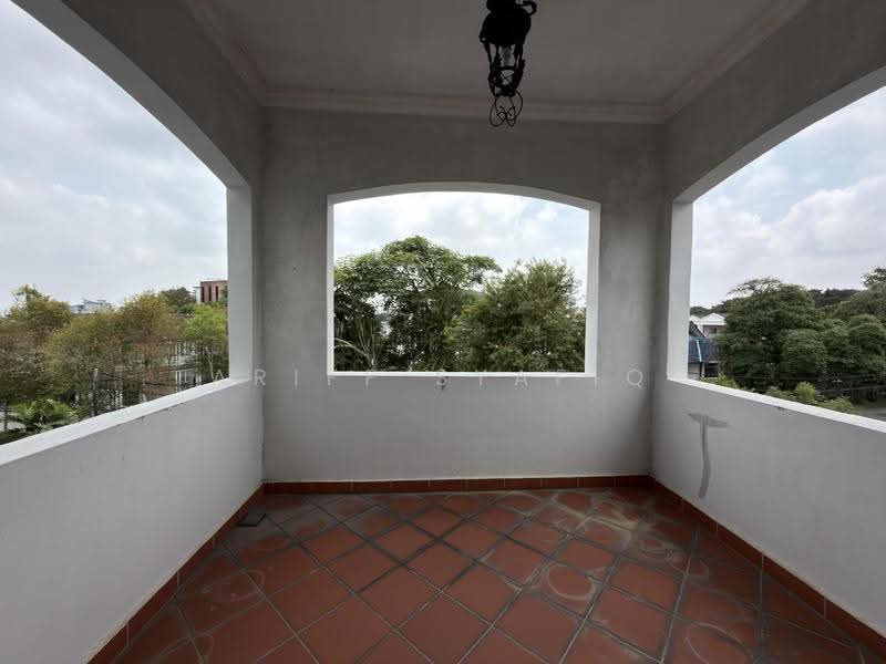 Bungalow House for Sale in SS19 (Subang Jaya) - Ariff Syafiq - Balcony - PropertyGuru.com.my