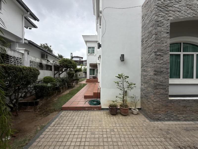Bungalow House for Sale in SS19 (Subang Jaya) - Ariff Syafiq - Exterior - PropertyGuru.com.my