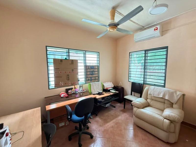Semi-Detached House for Sale in Kota Emerald (Rawang) - Nicky Lai - Study - PropertyGuru.com.my