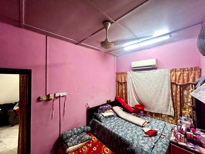 1-storey Terraced House for Sale in Bandar Baru Sungai Buloh (Sungai Buloh) - SC Yap - Bedroom - PropertyGuru.com.my
