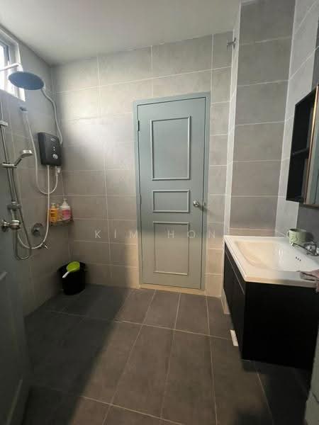 Semi-Detached House for Sale in Bandar Indahpura (Kulai) - Kim Hon - Bathroom - PropertyGuru.com.my