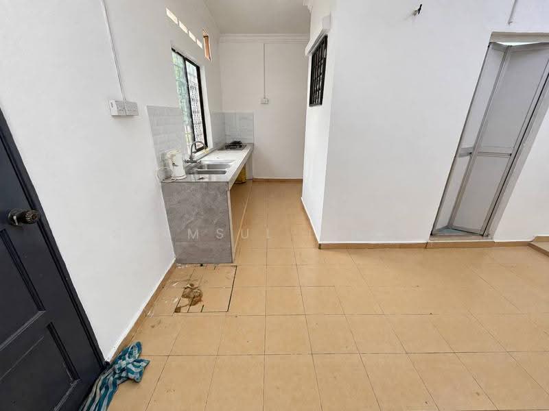 2-storey Terraced House for Sale in Banting (Selangor) - Syamsul Ilham - Kitchen - PropertyGuru.com.my