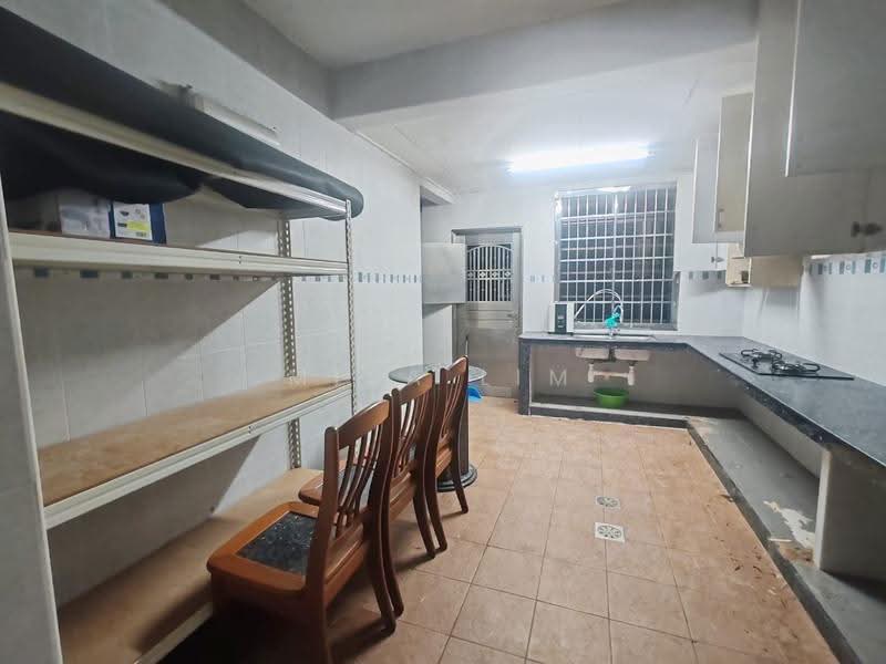 1-storey Terraced House for Sale in Taman Pelangi (Johor Bahru) - Misa Lim - Kitchen - PropertyGuru.com.my