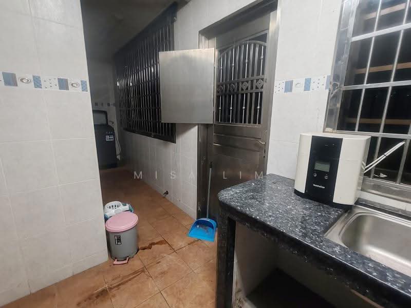 1-storey Terraced House for Sale in Taman Pelangi (Johor Bahru) - Misa Lim - Kitchen - PropertyGuru.com.my