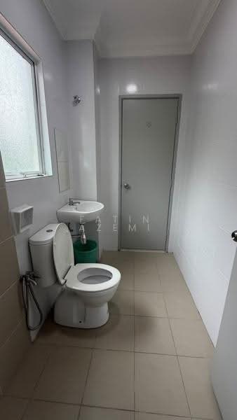 Rumah Teres 3-Tingkat untuk Dijual di Kuala Selangor (Selangor) - Fatin Azemi - Bathroom - PropertyGuru.com.my