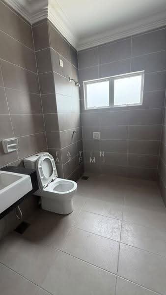 Rumah Teres 3-Tingkat untuk Dijual di Kuala Selangor (Selangor) - Fatin Azemi - Bathroom - PropertyGuru.com.my