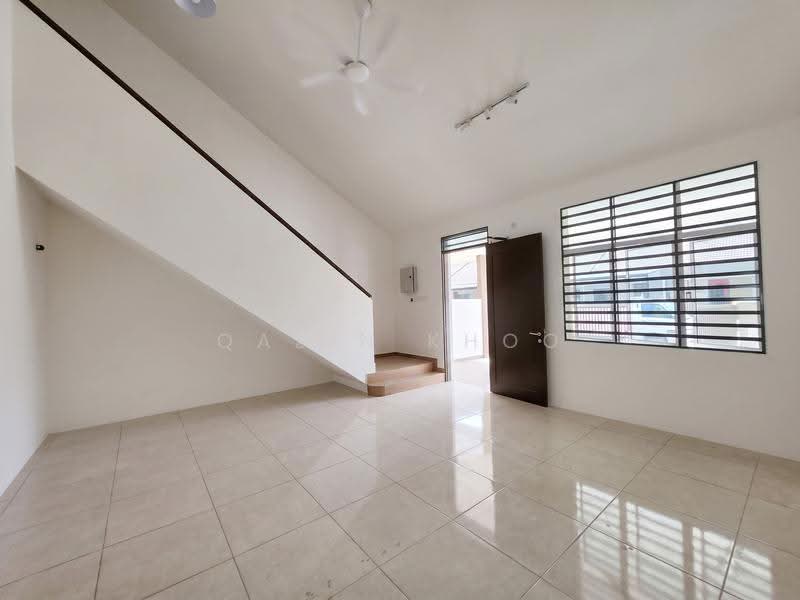 Rumah Teres 1.5-Tingkat untuk Disewa di Panorama Lapangan Perdana (Ipoh) - Qazin Khoo - Living Room - PropertyGuru.com.my
