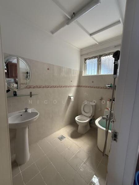 2-storey Terraced House for Sale in Taman Tun Dr Ismail (Kuala Lumpur) - Nicole Soo - Bathroom - PropertyGuru.com.my