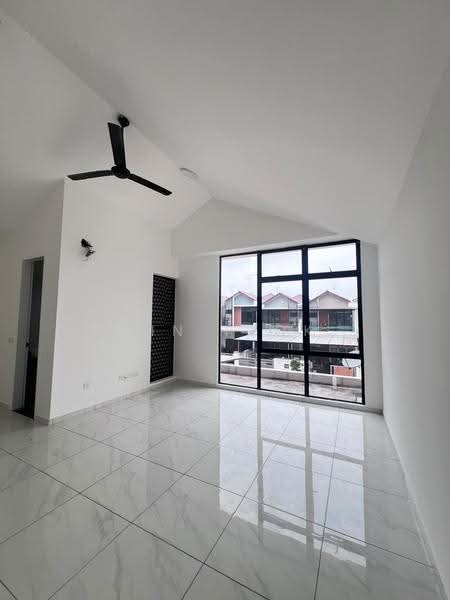 2-storey Terraced House for Sale in Bukit Indah (Iskandar Puteri (Nusajaya)) - Jin Teok - Living Room - PropertyGuru.com.my