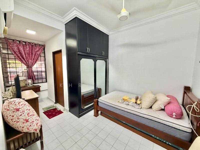 Rumah Teres 1-Tingkat untuk Dijual di Taman Puteri Wangsa (Ulu Tiram) - Fakhrul Imlan - Bedroom - PropertyGuru.com.my