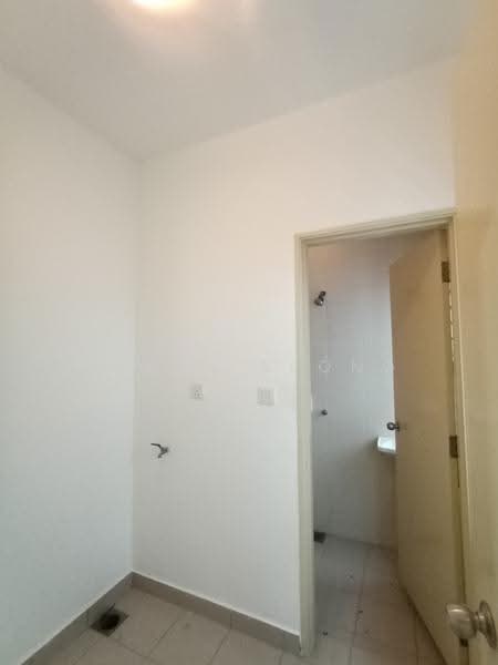 Rumah Teres 3-Tingkat untuk Dijual di Kinrara Residence (Puchong) - Tracy Leong - Bathroom - PropertyGuru.com.my