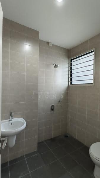 Rumah Teres 3-Tingkat untuk Dijual di Kinrara Residence (Puchong) - Tracy Leong - Bathroom - PropertyGuru.com.my