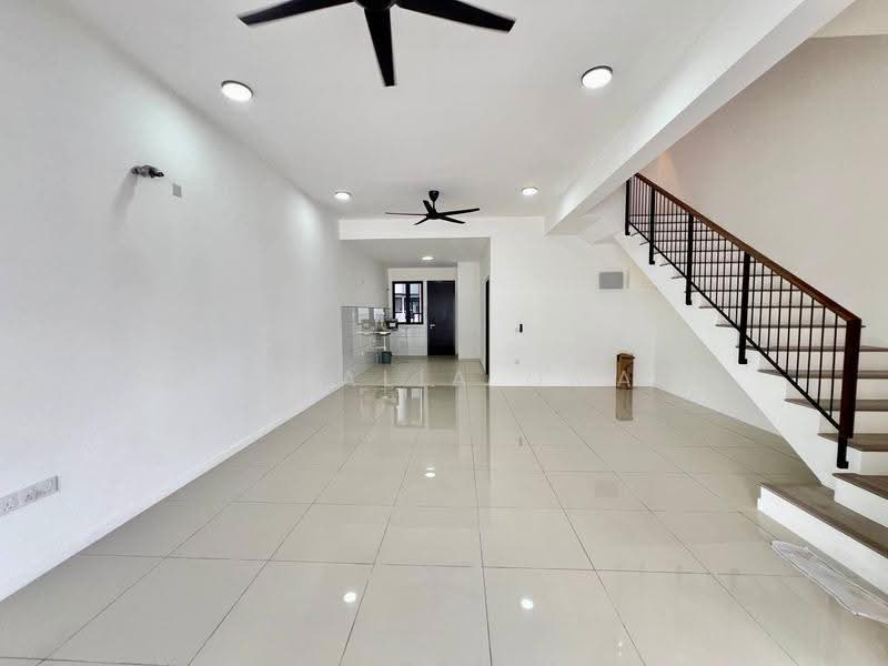 Rumah Teres untuk Dijual di Klang (Selangor) - Nur Alia Omar - Living Room - PropertyGuru.com.my