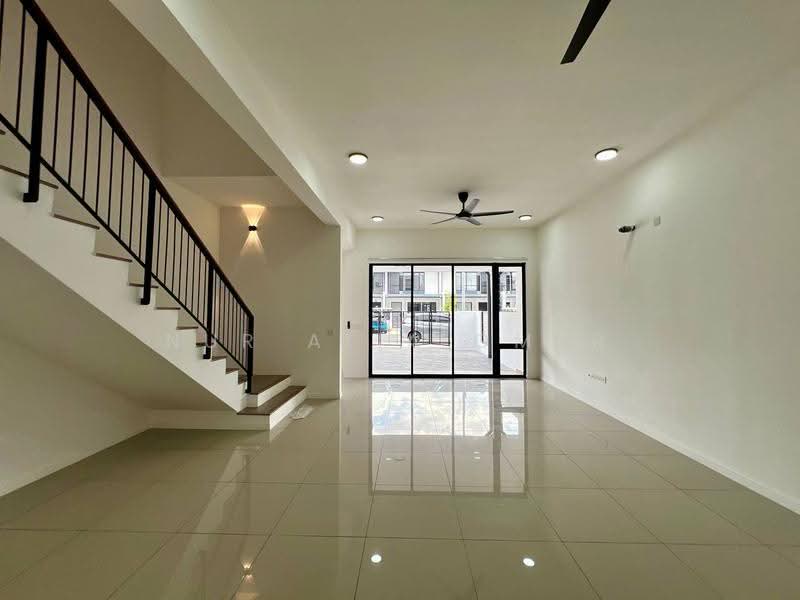 Rumah Teres untuk Dijual di Klang (Selangor) - Nur Alia Omar - Living Room - PropertyGuru.com.my