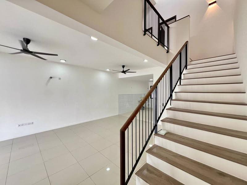 Rumah Teres untuk Dijual di Klang (Selangor) - Nur Alia Omar - Living Room - PropertyGuru.com.my