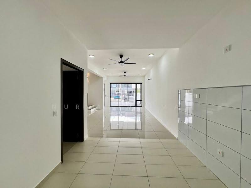 Rumah Teres untuk Dijual di Klang (Selangor) - Nur Alia Omar - Living Room - PropertyGuru.com.my